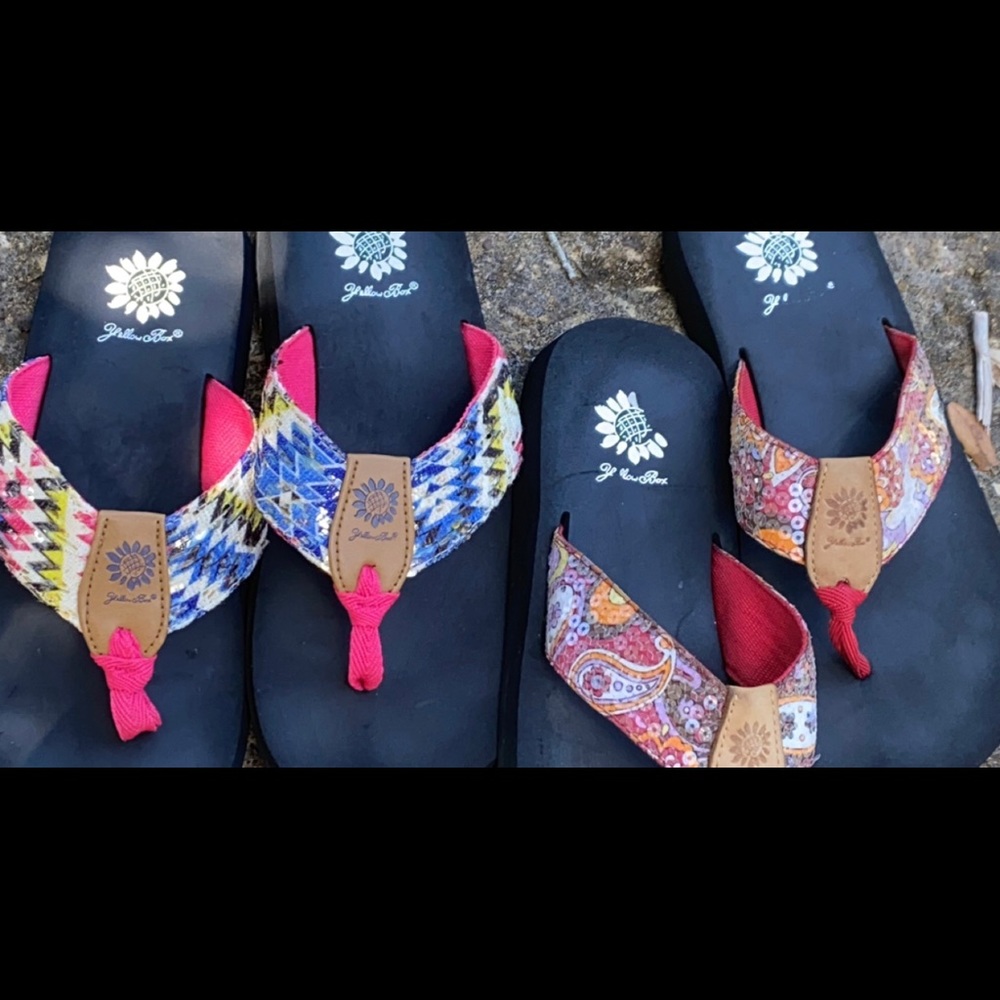 🟨Yellow box flip flops TWO PAIR GREAT CONDITION🟨